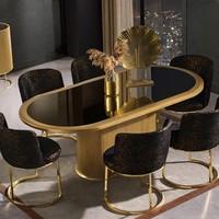 LuxuriöSes Set Mit Ovalem Esstisch Und Sechs Eleganten StüHlen