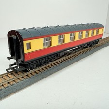 OO Scale Hornby R437 BR Coach Composite #M4329