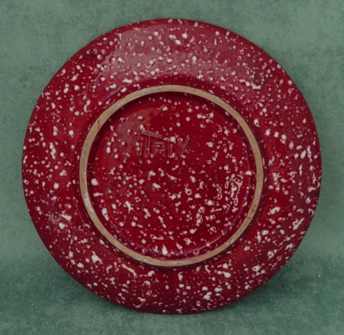 Unusual ITALY Red Textured Stoneware 8.5" Round Plate w/ Embossed Leaf Pattern - Picture 2 of 4