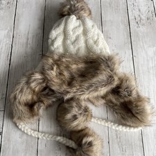 PREOWNED OLD NAVY KNITTED FAUX FUR POM POM DRAWSTRING HAT CREAM BROWN