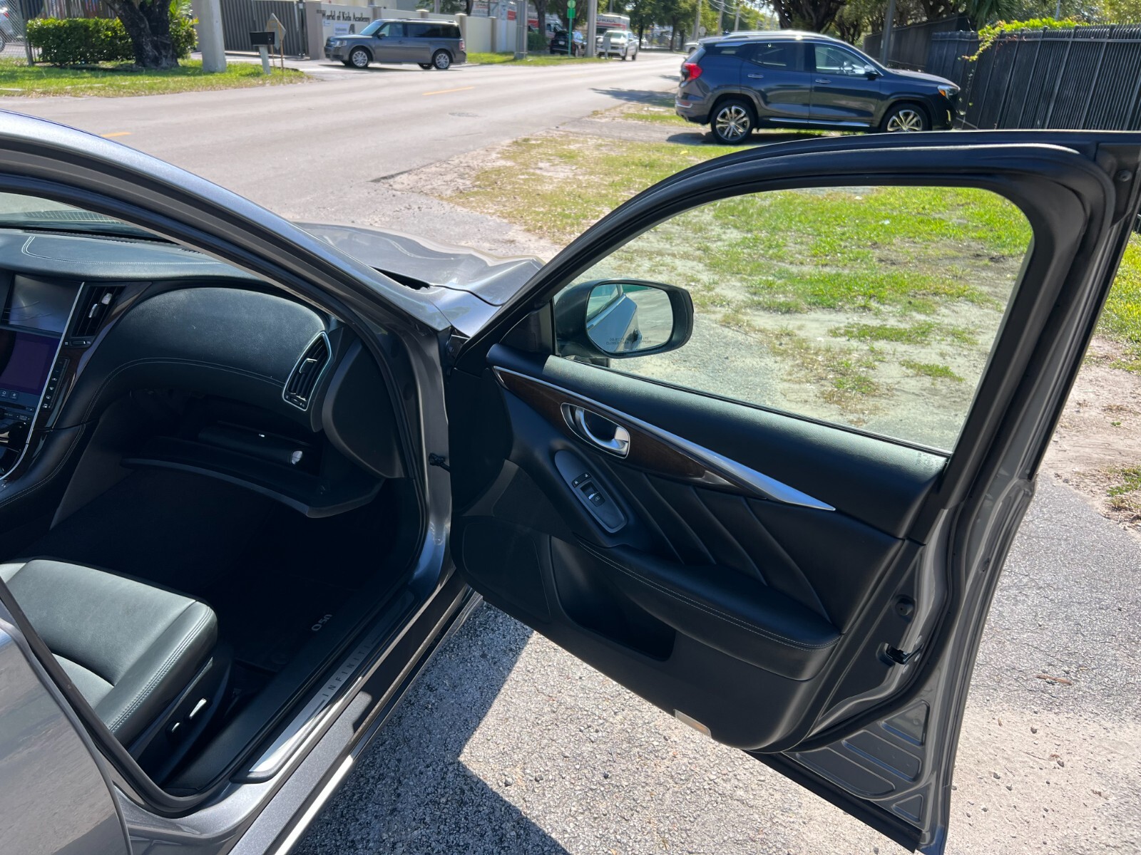 Infiniti Q50 - Image 17