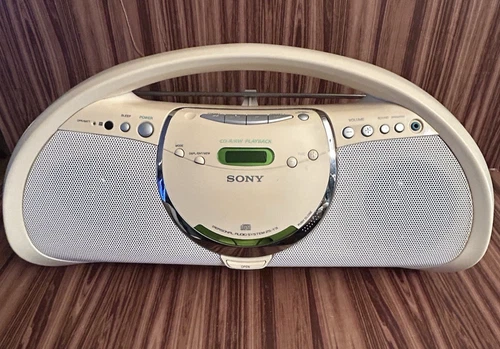 Sony Vintage Mega Bass Boombox ZS-Y3 CD-R/RW AM/FM Tested
