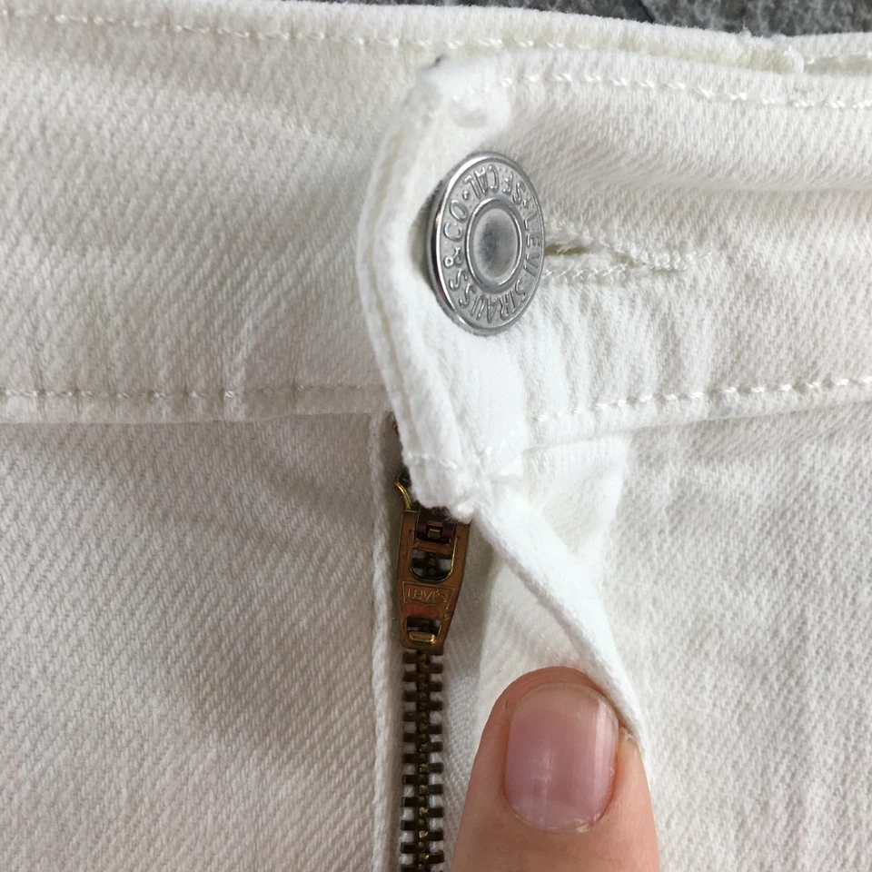 Levis Strauss & Co Mid Length Cut-Off Short Womens 33 White Denim Cotton Blend - Image 4 of 4