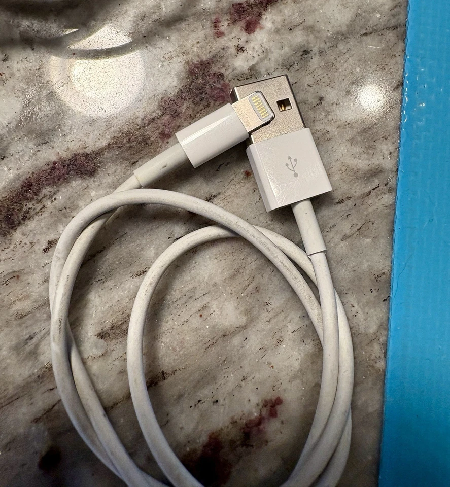 LOT of 9 Genuine OEM Apple Lightning to USB Cables (1ft, 2ft, & 3ft, tested!) - Image 2 of 3