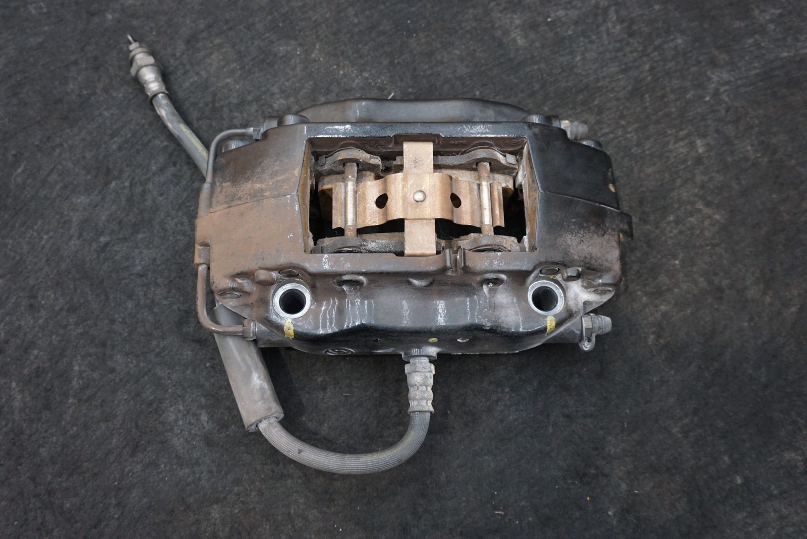 Rear Right Brembo Brake Caliper OEM 82102700 Maserati GranTurismo S M145 2007-19