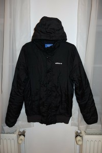 Adidas Jacke S Herren Kapuze Schwarz Gebraucht ACHSELN LEICHT GERISSEN,  FOTOS | eBay