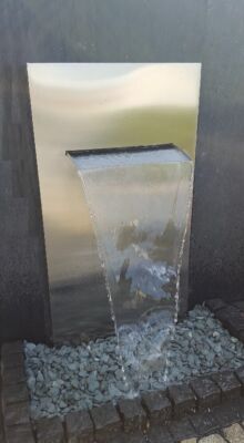 2. Wahl Edelstahl Wasserwand mit Edelstahlauslauf 75 cm 175/90/30 cm Brunnen