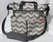 SKIP HOP Gray Chevron Diaper Messenger Duo Signature Bag Tote Stroller Shoulder