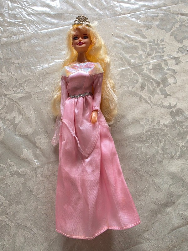 Vintage 1990s- 2000s Princess Barbie Doll