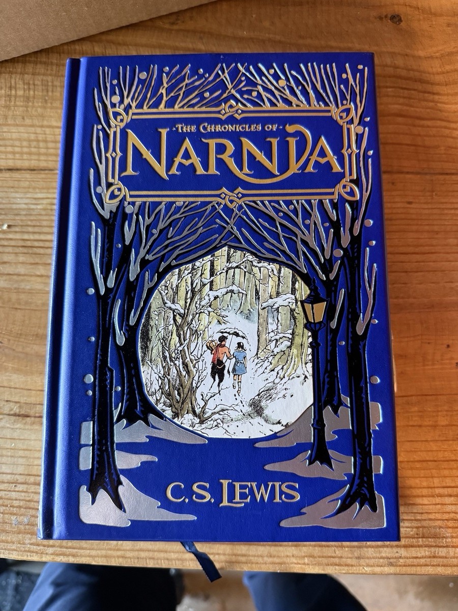 洋書 The Chronicles of Narnia - C.S. Lewis Las crónicas de Narnia: Lewis, C. S.: 9781400334780: Books