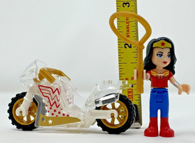 LEGO DC Super Hero Girls: Wonder Woman and Motorcycle (41235)