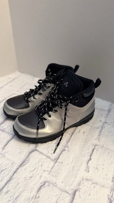 Nike Manoa LTH Boots Shoes  472648 020 Metallic Silver Black Boys Size 7Y