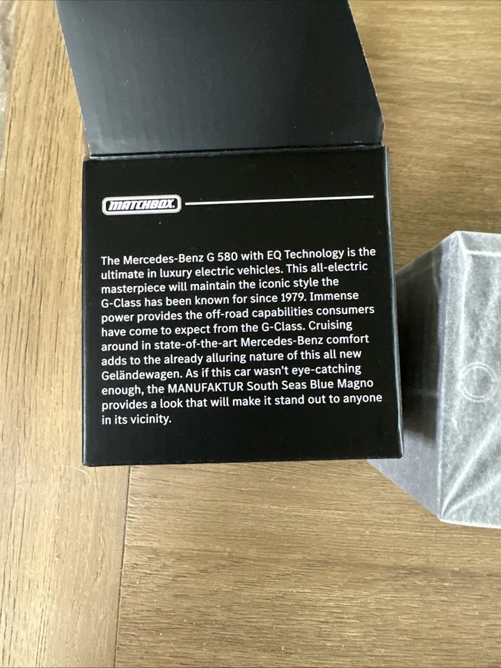 MATCHBOX MATTEL CREATIONS MERCEDES BENZ BLUE G WAGON 580 W/ EQ TECHNOLOGY - Image 4 of 4