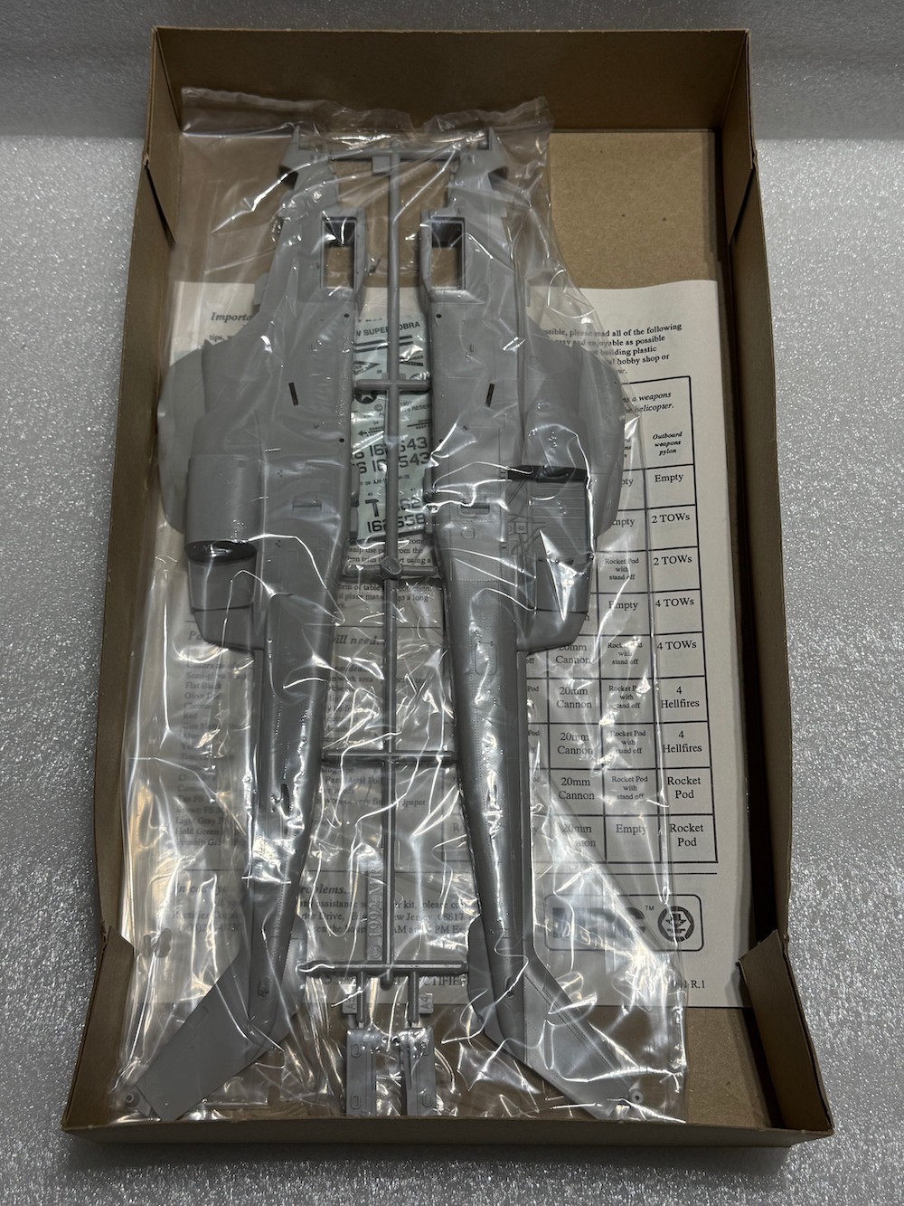 MRC BELL AH-1W SUPER COBRA HELICOPTER 1:35 PLASTIC MODEL KIT #BA100 ~VINTAGE~