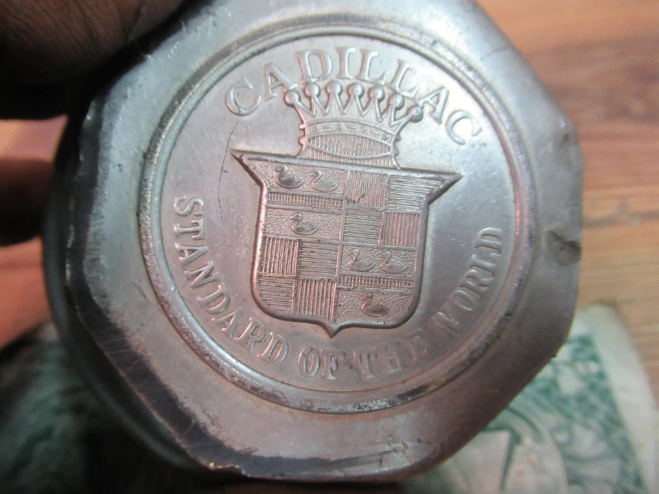 Cadillac Standard of the World Vintage 1924 1925 Cadillac BRASS Grease Cap CT6 - Image 2 of 4