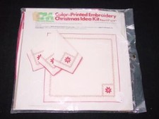 Hallmark Columbia-Minerva CM - FESTIVE DINNER NAPKINS 4 Christmas Kit - 1975