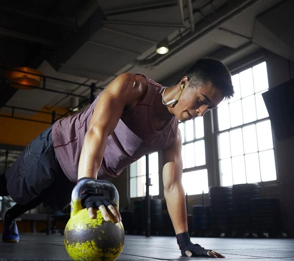 Plantronics BackBeat FIT 305 Sweatproof Sport Earbuds, Wireless Headphones, Lime - Image 4 of 4