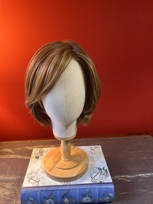 NEW IN BOX - UPSTAGE By Raquel Welch Wig in Beautiful Golden Russet (Petit)