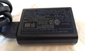 Sony PS Vita PCH-1101 System With Sony Charger & Call Of Duty Black Ops Declassi