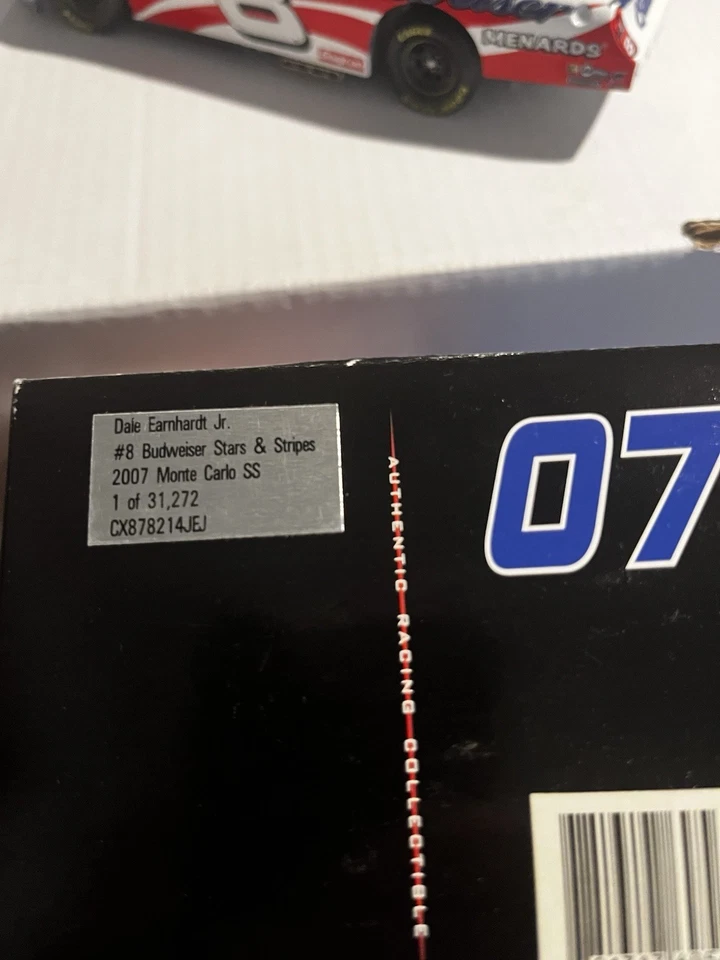 Dale Earnhardt Jr. 2007 Monte Carlo SS Budweiser estrellas y rayas Foto 4 de 4