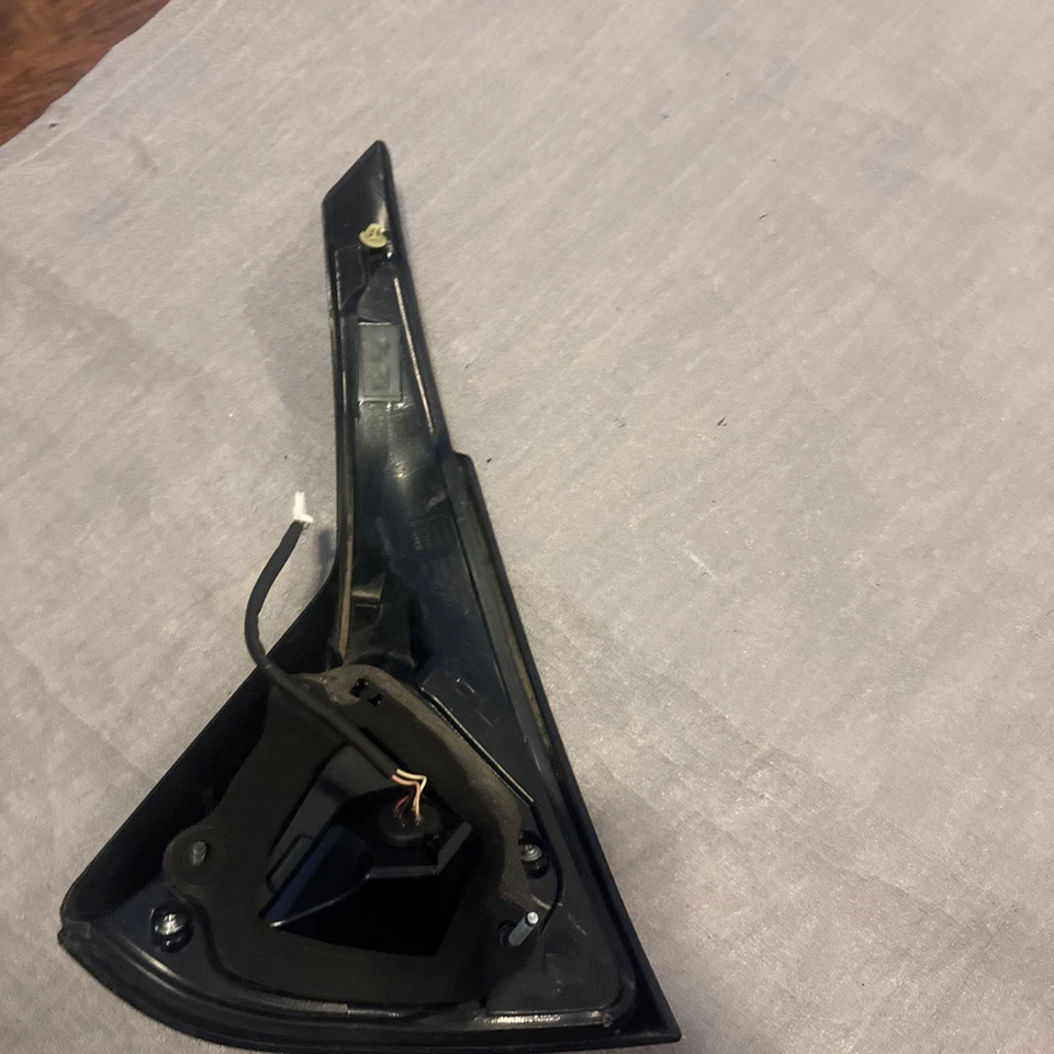 Lámpara trasera interior LED 26540-9UF0B - Escombros interiores OEM Nissan Murano Foto 3 de 4