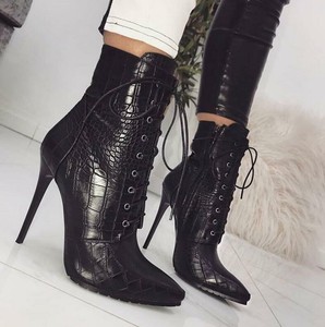 front pointy toe booties
