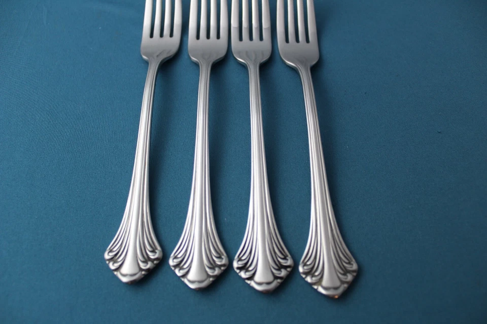 4 Tenedores de Cena Toalla PLUMA COLONIAL 18/8 Inoxidable Alemania 8 1/8" Foto 2 de 4