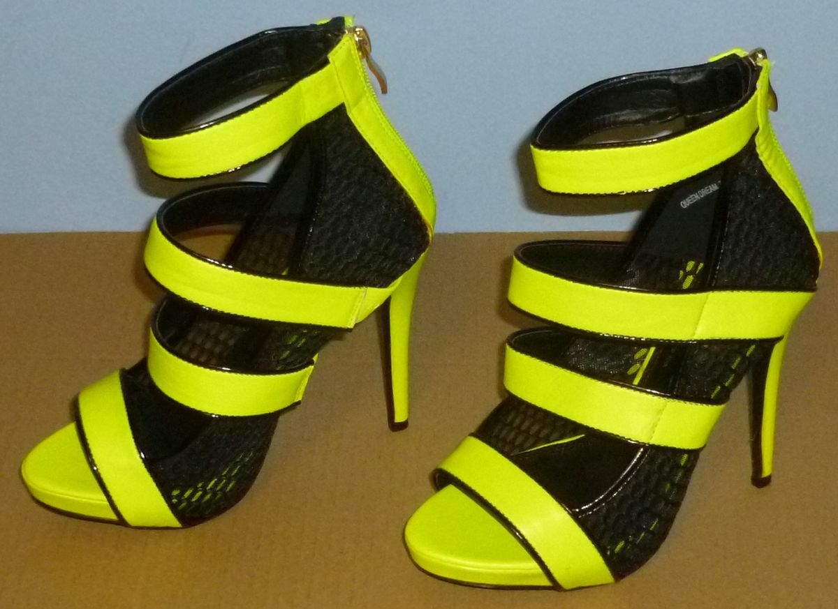 Red Kiss Queen Dream Yellow Platform Size 7 with … - image 2