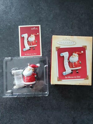 Hallmark Santa KEEPSAKE ornament ''So Much to DO!'' 2004