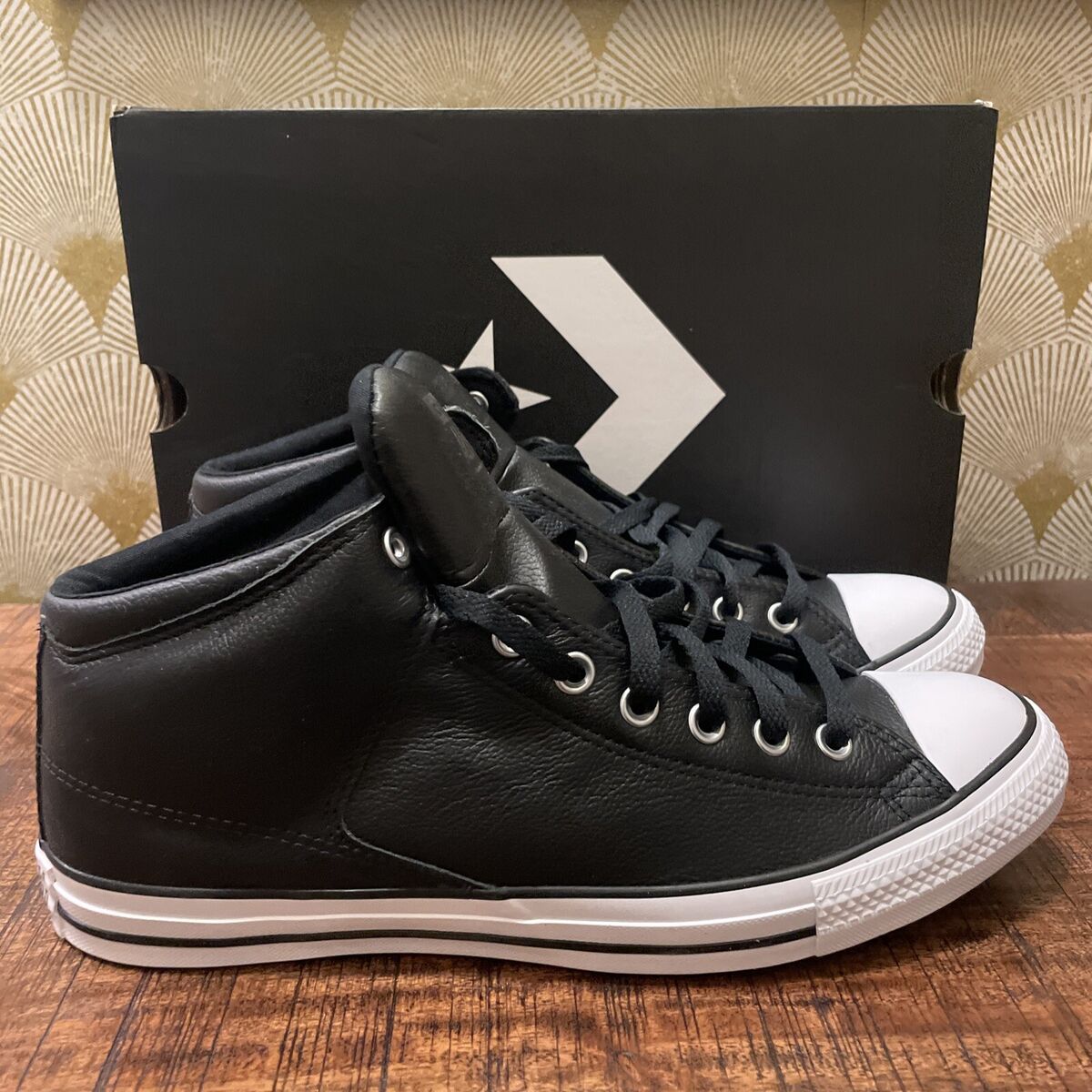 Mens Converse CHUCK TAYLOR ALL STAR HIGH STREET MID LEATHER Mens Converse CHUCK TAYLOR ALL STAR HIGH STREET MID LEATHER
