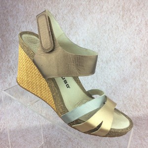 tsubo wedge sandals