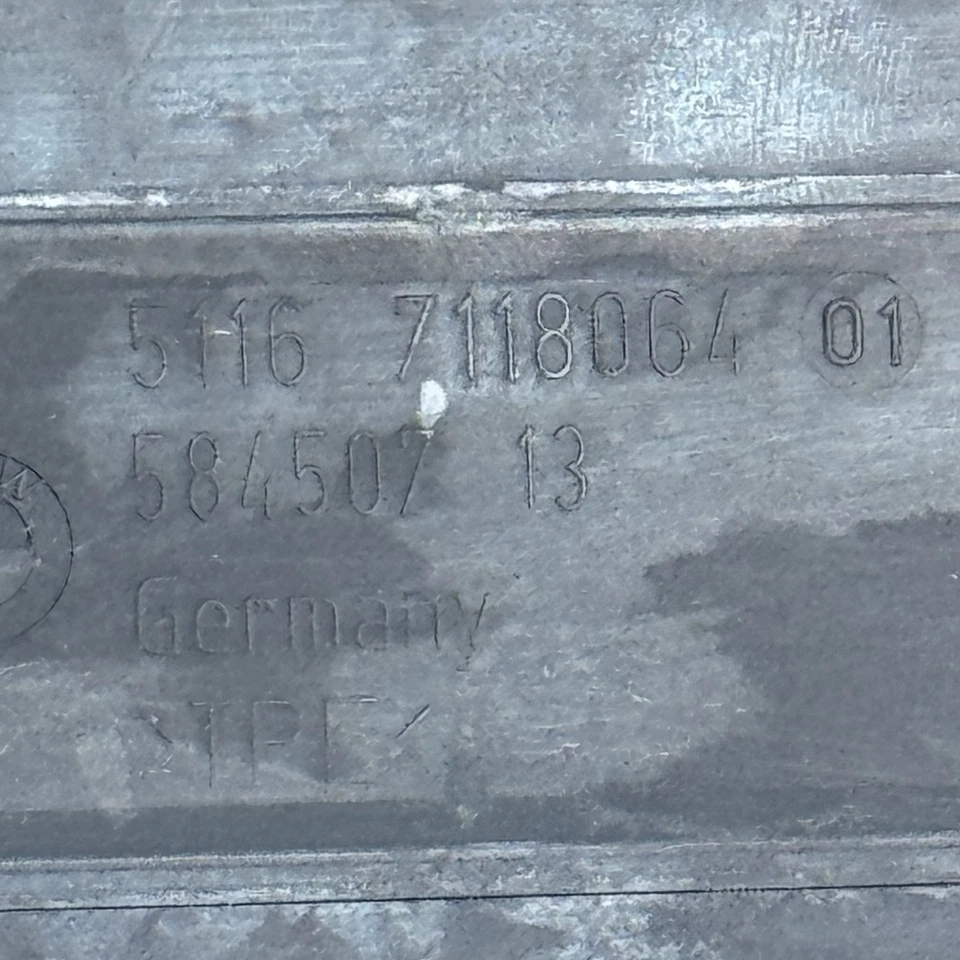 BMW 325i xDrive 2006-2011 consola central panel de almacenamiento 5116 7118064 OEM Foto 3 de 3