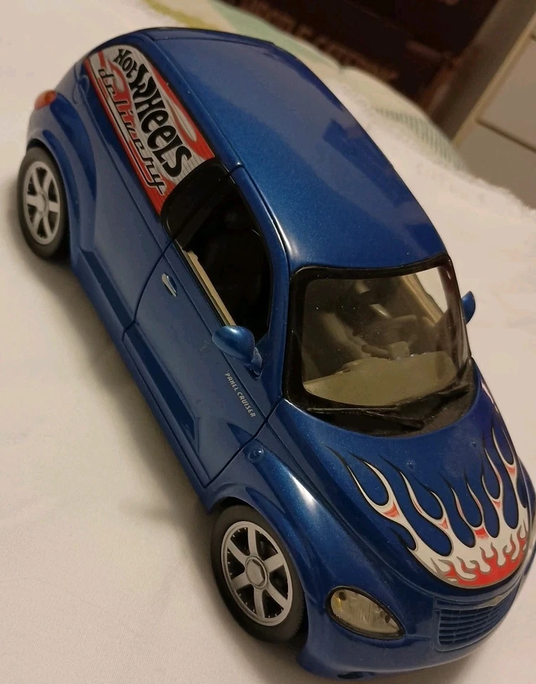 Hotwheels - 1:18 Scale - Chrysler PT Cruiser - Delivery Van - Die Cast - Image 2 of 4