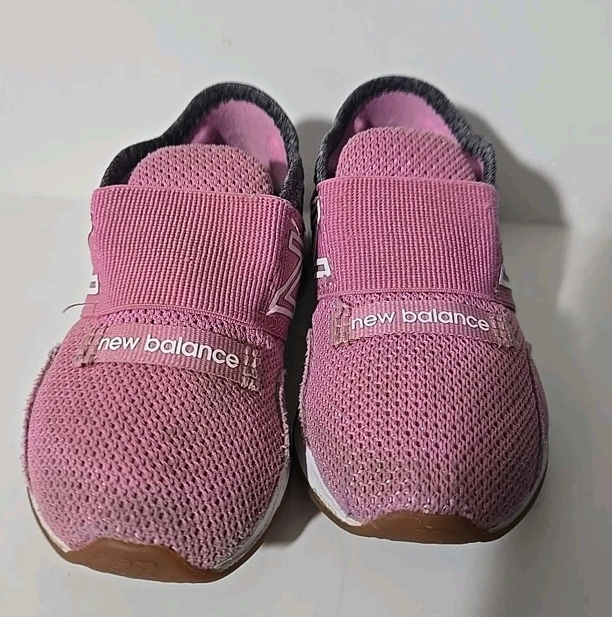 2双学步女孩 Speedo + New Balance 运动鞋粉色 6C 码  — 第 2/4 张图片