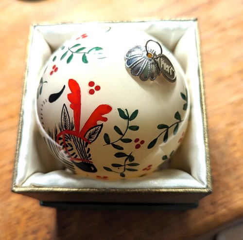 Pier One Imports Li Bien blanco adorno de Navidad 2015 cebra y astas en caja - Imagen 4 de 4
