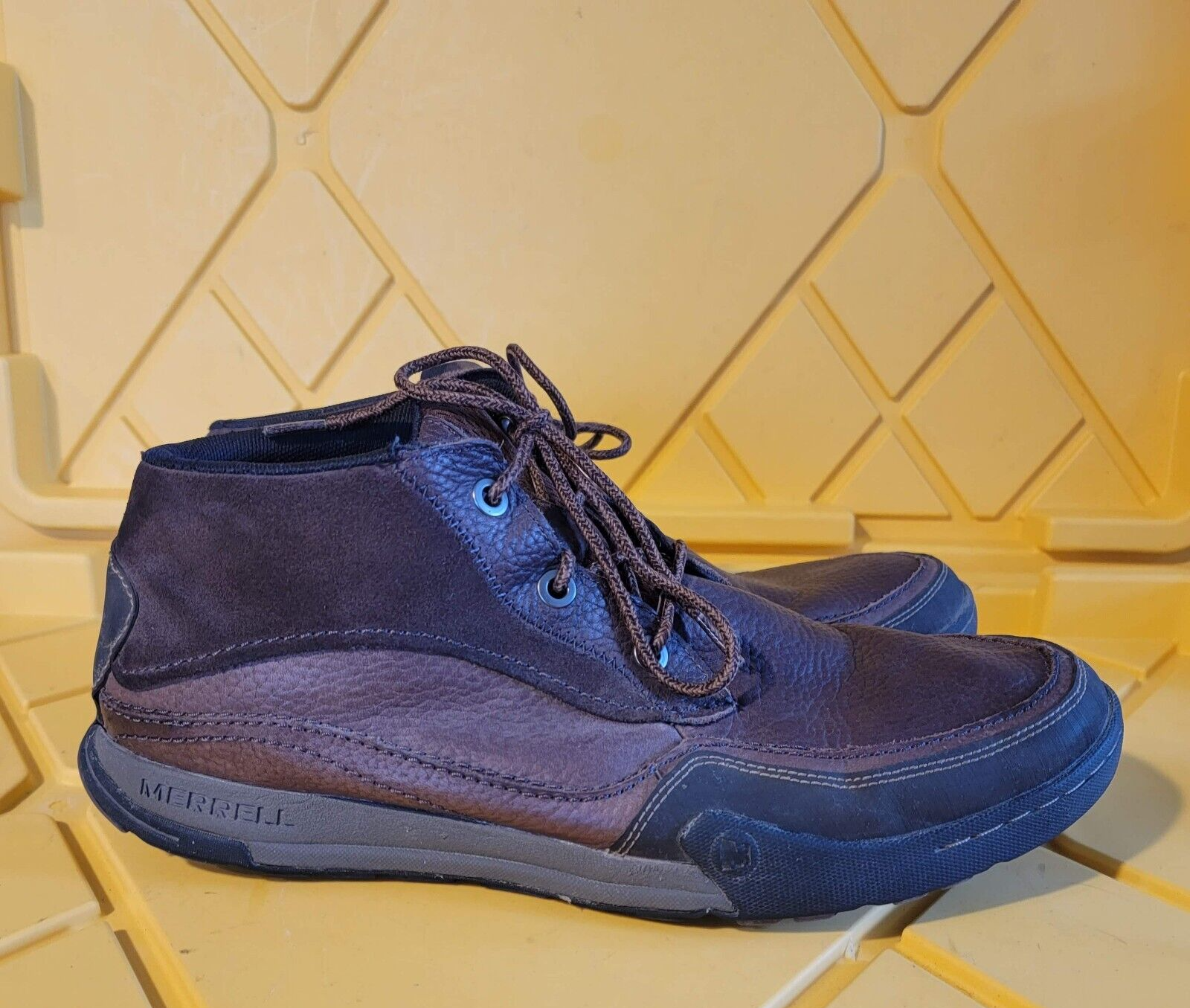 Stivali casual Bracken Merrell da uomo in pelle taglia 12US J39457