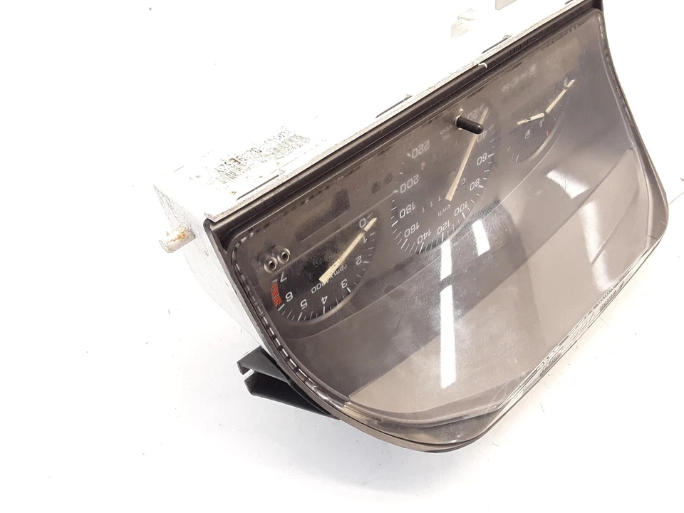 Cuadro de instrumentos velocímetro Seat Toledo MK1 1995 LHD 81117785 Foto 2 de 4