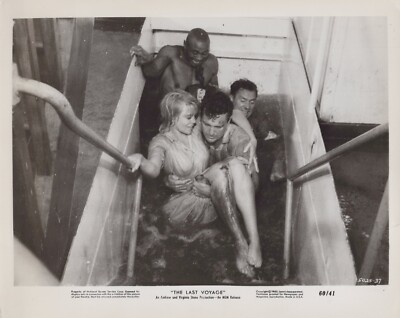 Dorothy Malone + Robert Stack in The Last Voyage (1960)   Vintage Photo M 234