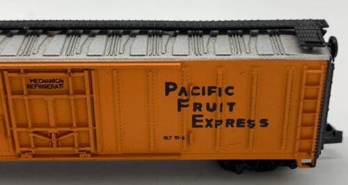 Atlas 50' Single Door Box Car Train Pacific Fruit Express PFE #300207 N Scale - Picture 6 of 12