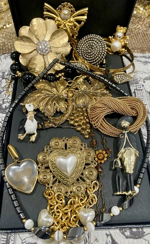 Vintage Estate Costume Jewelry Lot! TRIFARI, NAPIER and more!