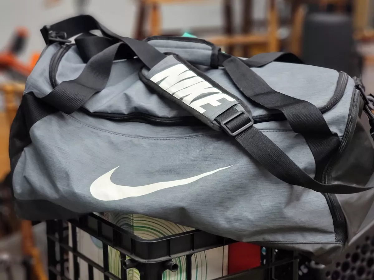 Nike brasilia store duffel bag