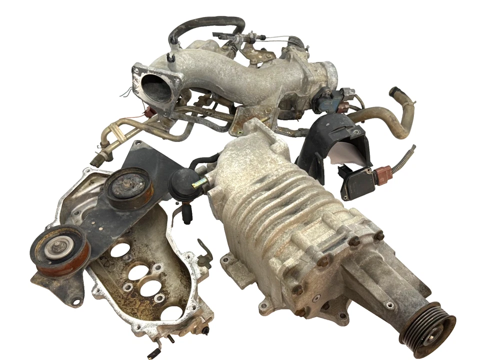 2001-2004 NISSAN  XTERRA FRONTIER 3.3L AT SUPERCHARGER W/ BRACKET OEM - Image 2 of 4