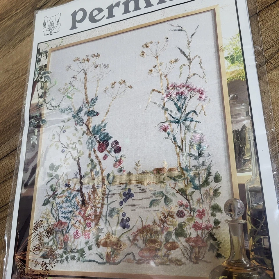 Permin of Copenhagen Bramble Brush Wild Life Cross Stitch Pattern 155120 - Image 2 of 4