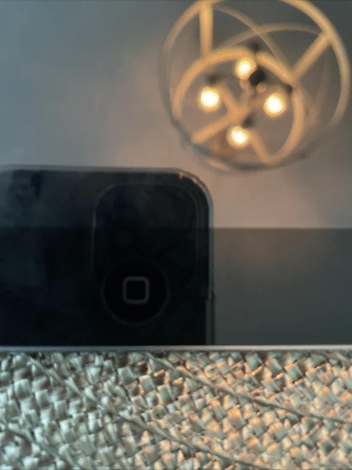 ipad mini  - Image 2 of 4