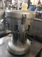 Juicer Commercial Fruit and Vegetable Juicer WORKS needs Cosmetic cleaning