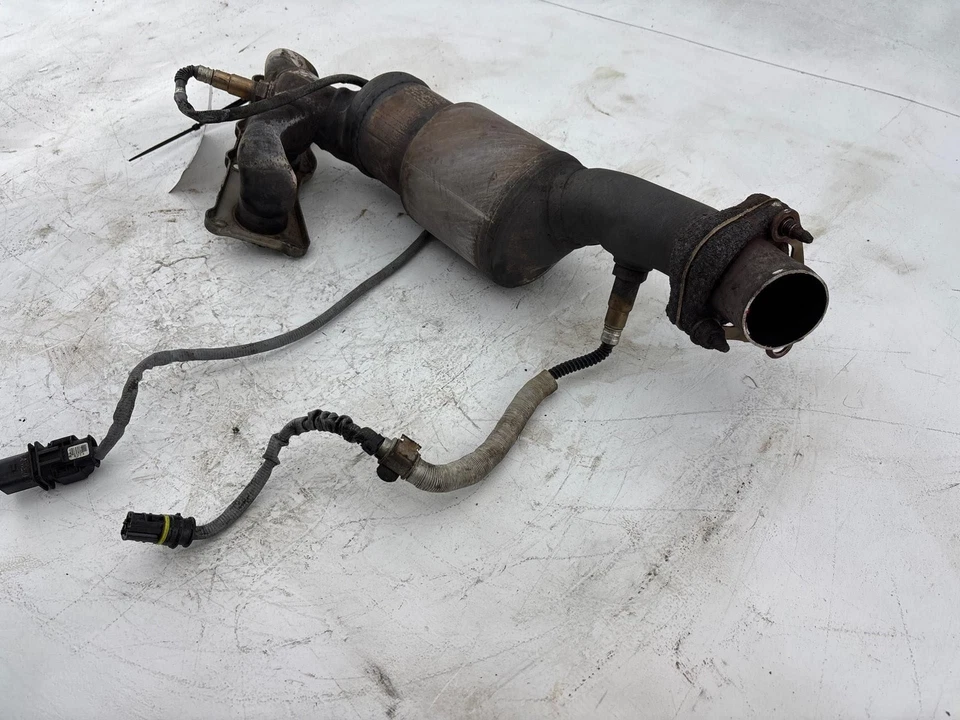 BMW 328I E90 2010-2013 3,0 L colector de escape trasero OEM Foto 3 de 4