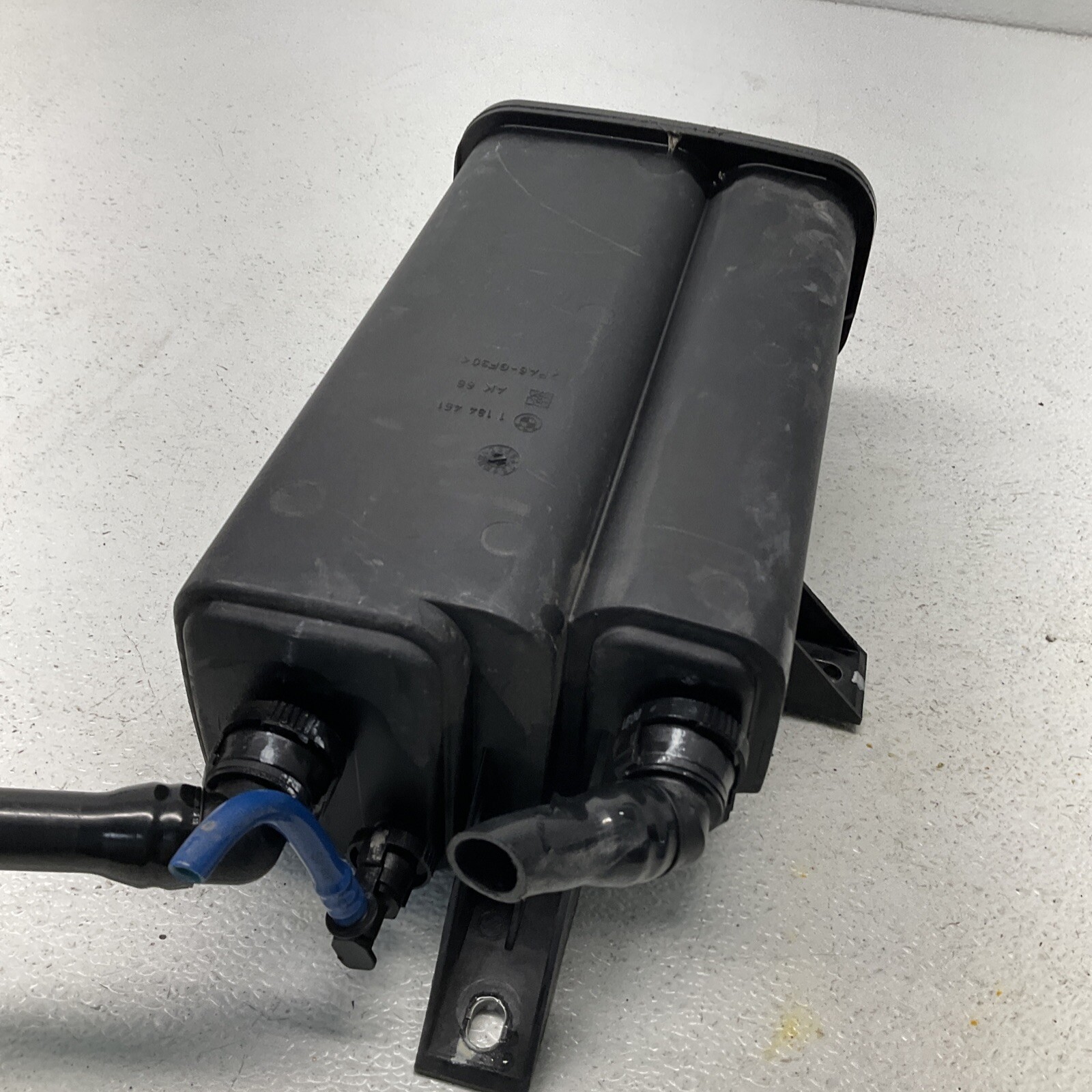 00 01 02 03 04 05 06 BMW X5 E53 Fuel Vapor Charcoal EVAP Canister OEM