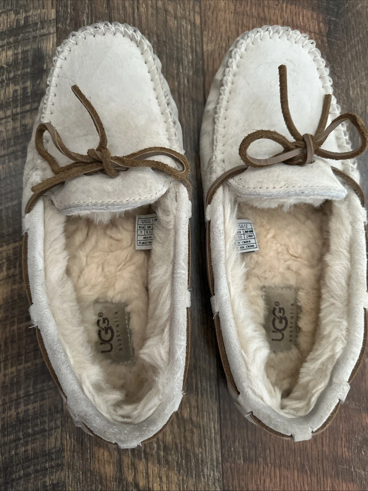 UGG Dakota mocassino pantofole donna taglia 7 euro 38 pelle avorio interno esterno