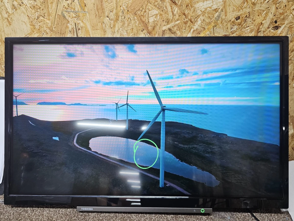 Toshiba LL3C 32LL3C63DB 32 Inch 1080p Full HD LED Smart TV Screen
