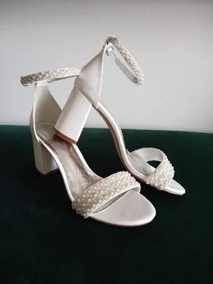 Weiße Braut Sandalen mit Perlen.&.Klobiger Absatz,Hochzeitsschuhe.Neu Größe 6
